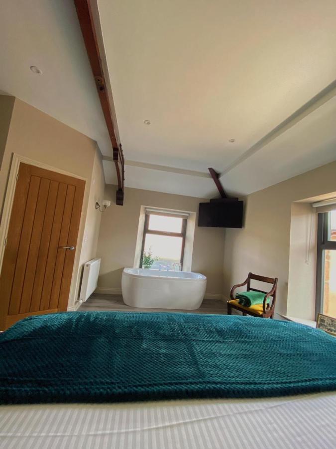 The Lounge Hotel & Bar Penrith Bagian luar foto